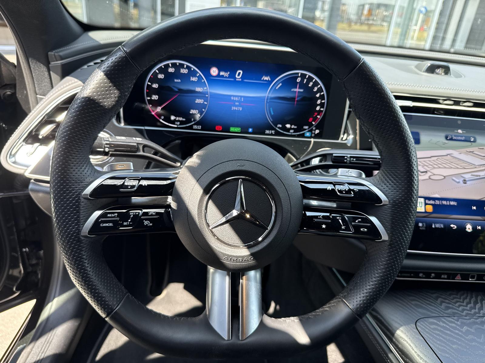 MERCEDES-BENZ Clasa E 300 e 4MATIC Limuzina cu tehnologie EQ hybrid