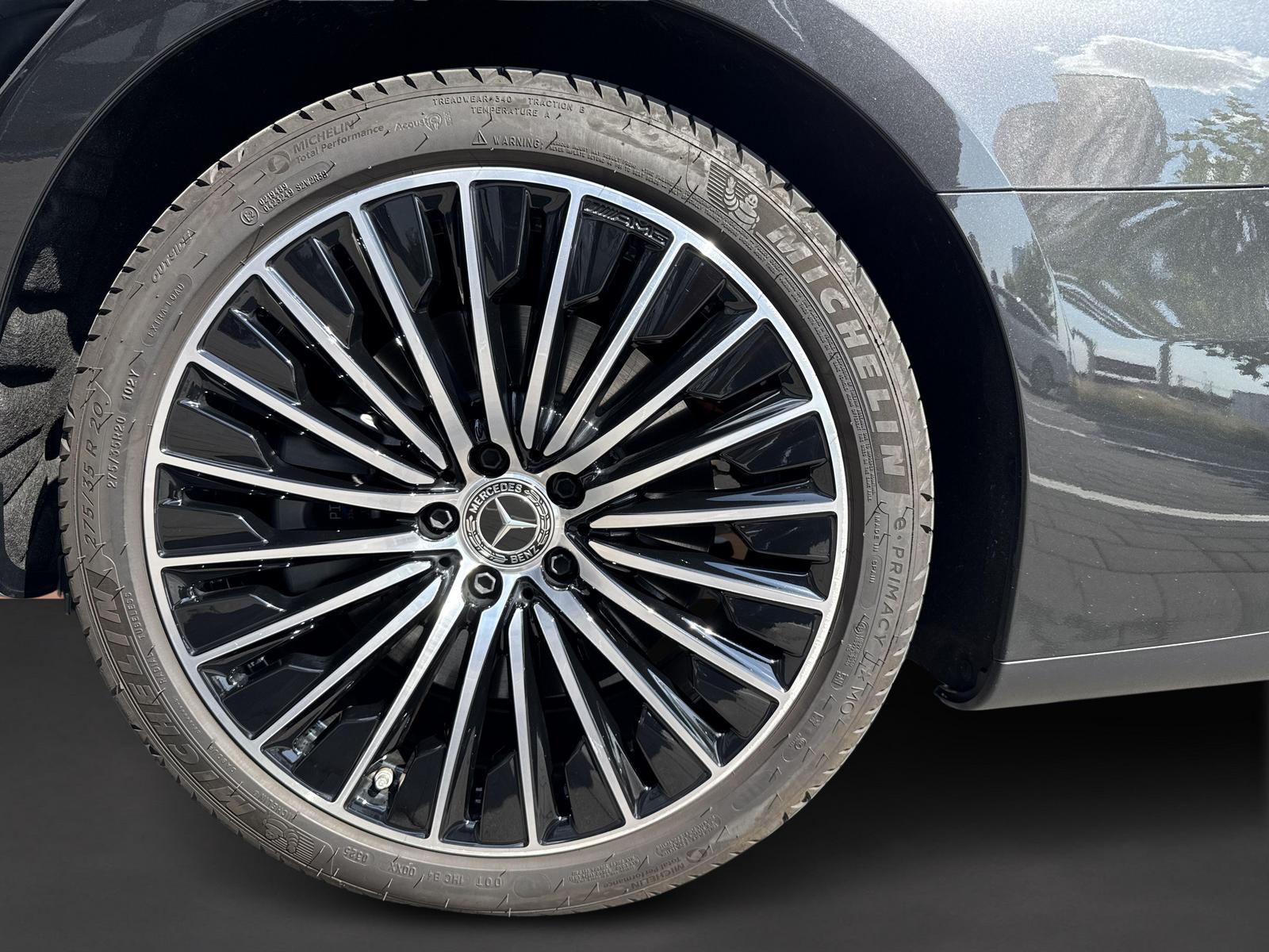 MERCEDES-BENZ Clasa E 300 e 4MATIC Limuzina cu tehnologie EQ hybrid