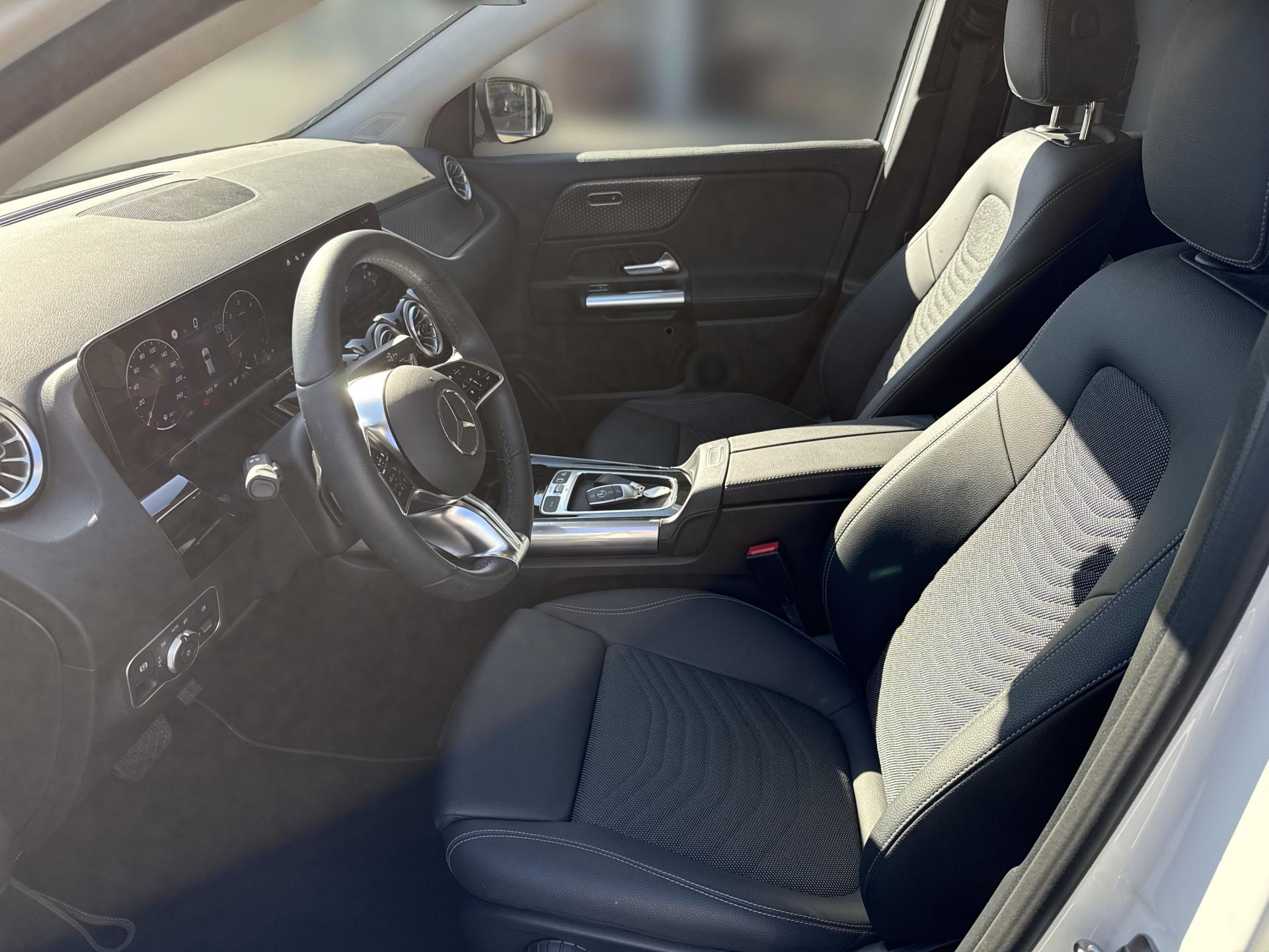 MERCEDES-BENZ GLA 180 d