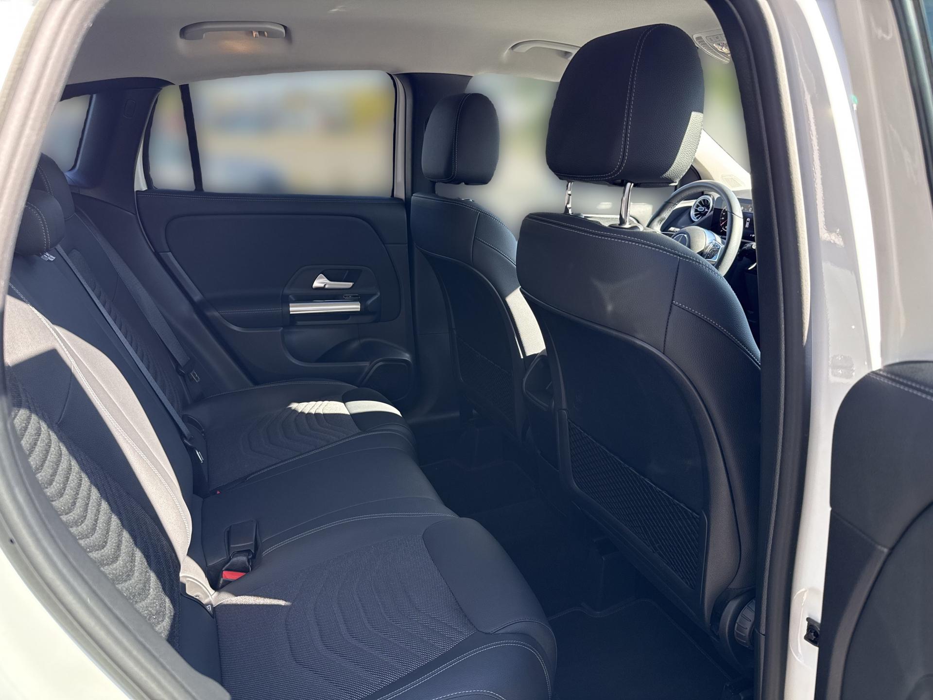 MERCEDES-BENZ GLA 180 d