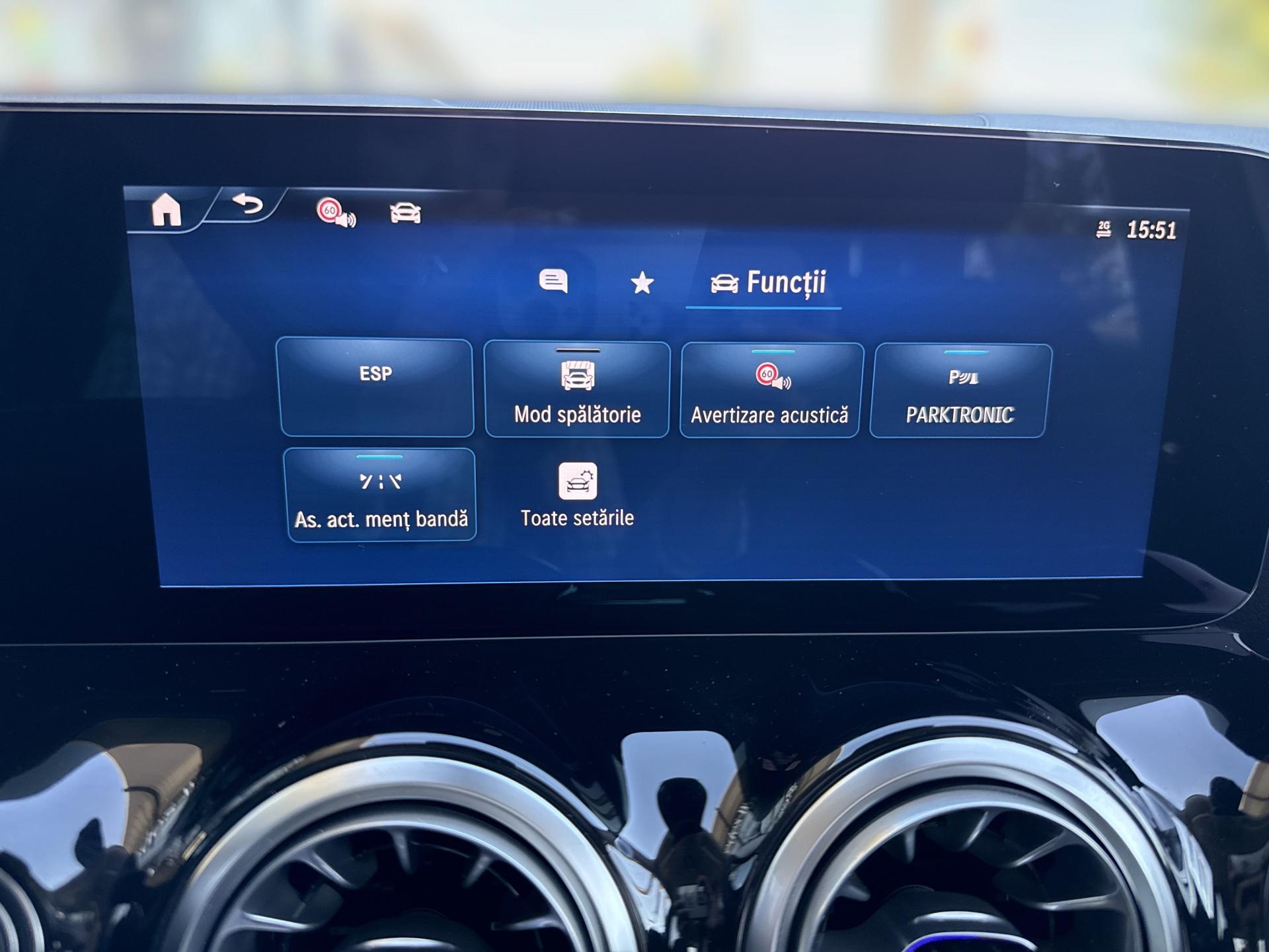 MERCEDES-BENZ GLA 180 d