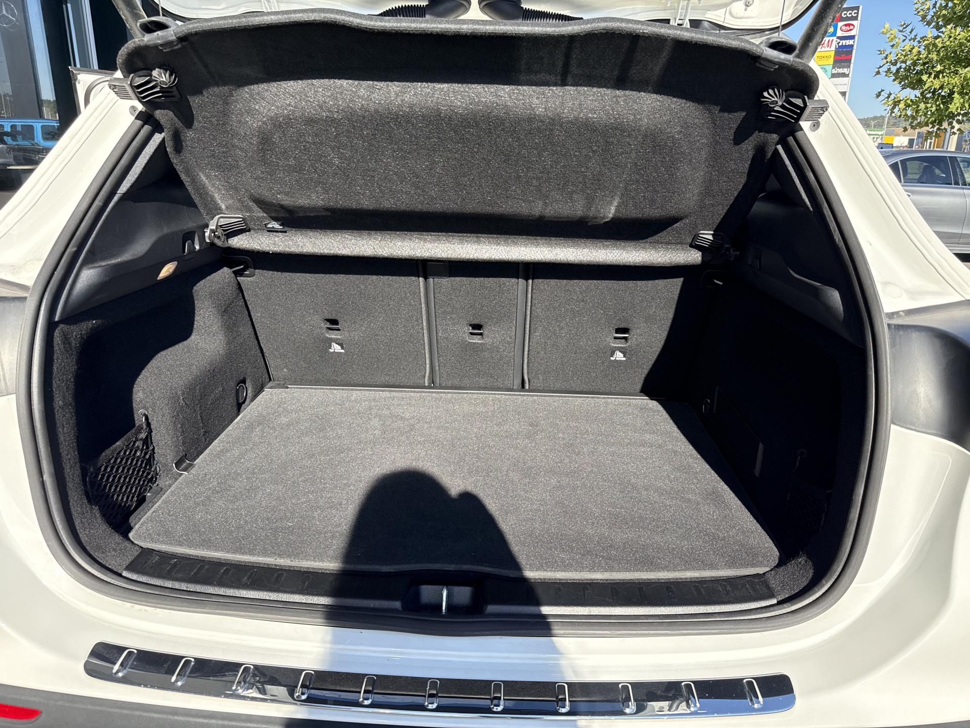 MERCEDES-BENZ GLA 180 d