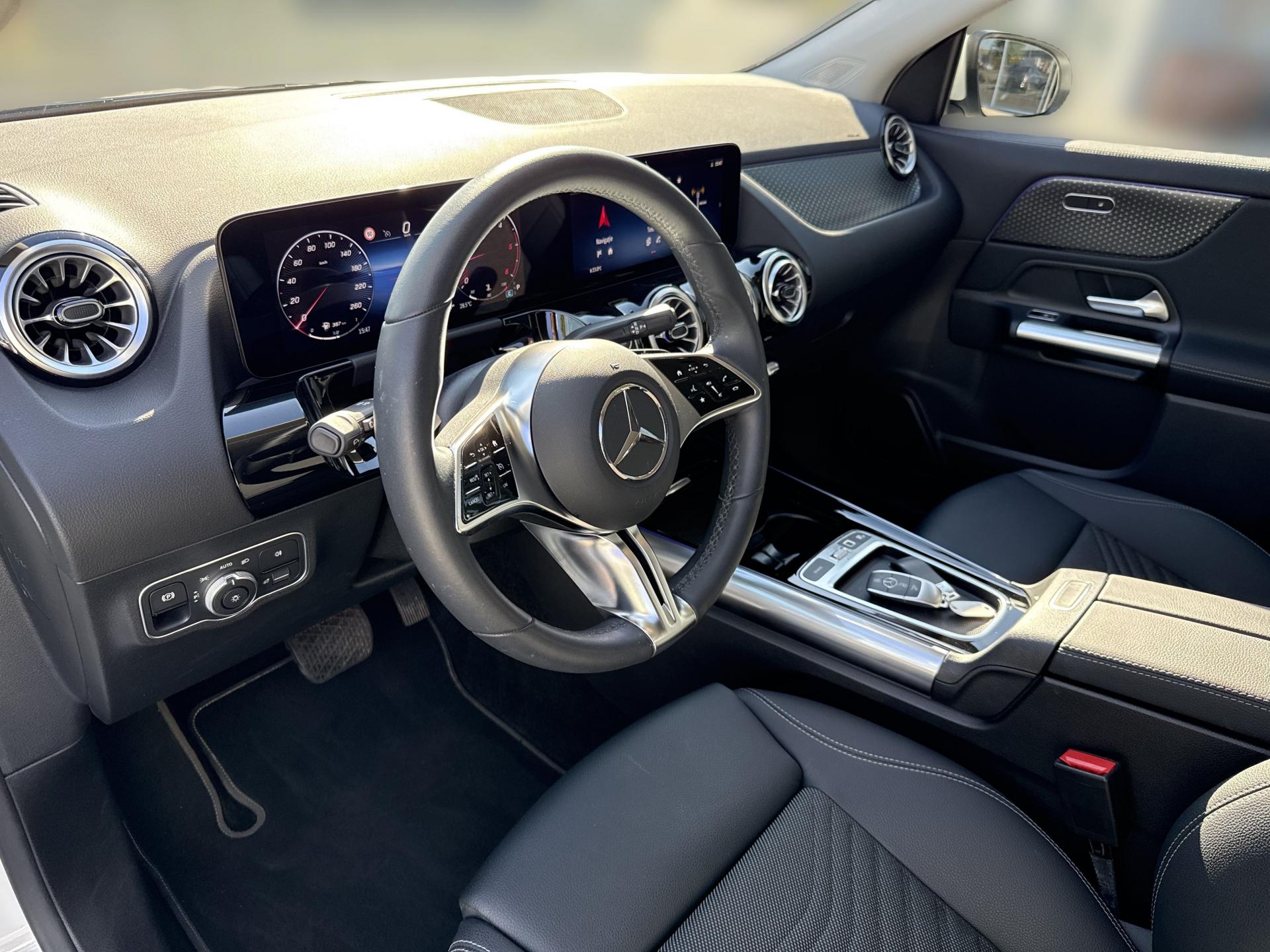 MERCEDES-BENZ GLA 180 d