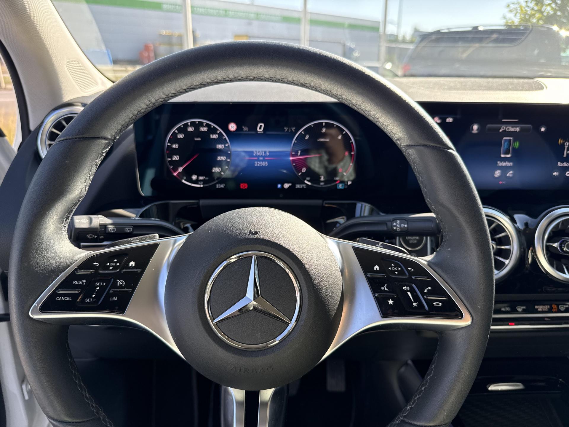 MERCEDES-BENZ GLA 180 d